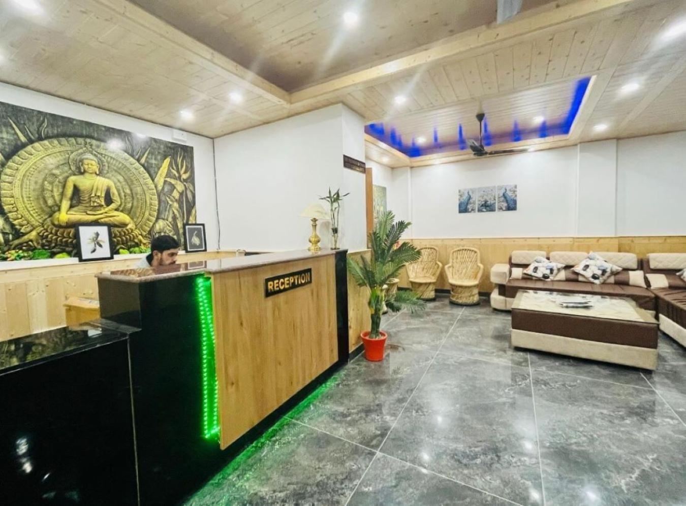 Hotel Sakura Palace Manāli Dış mekan fotoğraf