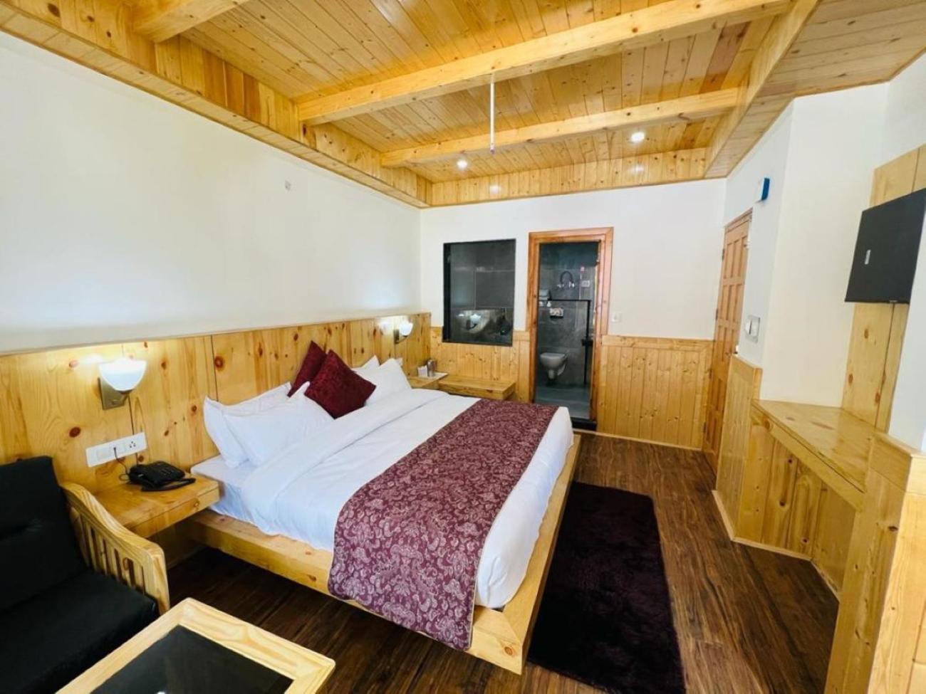 Hotel Sakura Palace Manāli Dış mekan fotoğraf