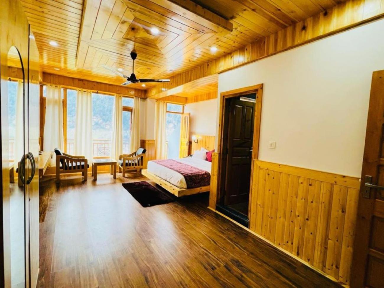 Hotel Sakura Palace Manāli Dış mekan fotoğraf