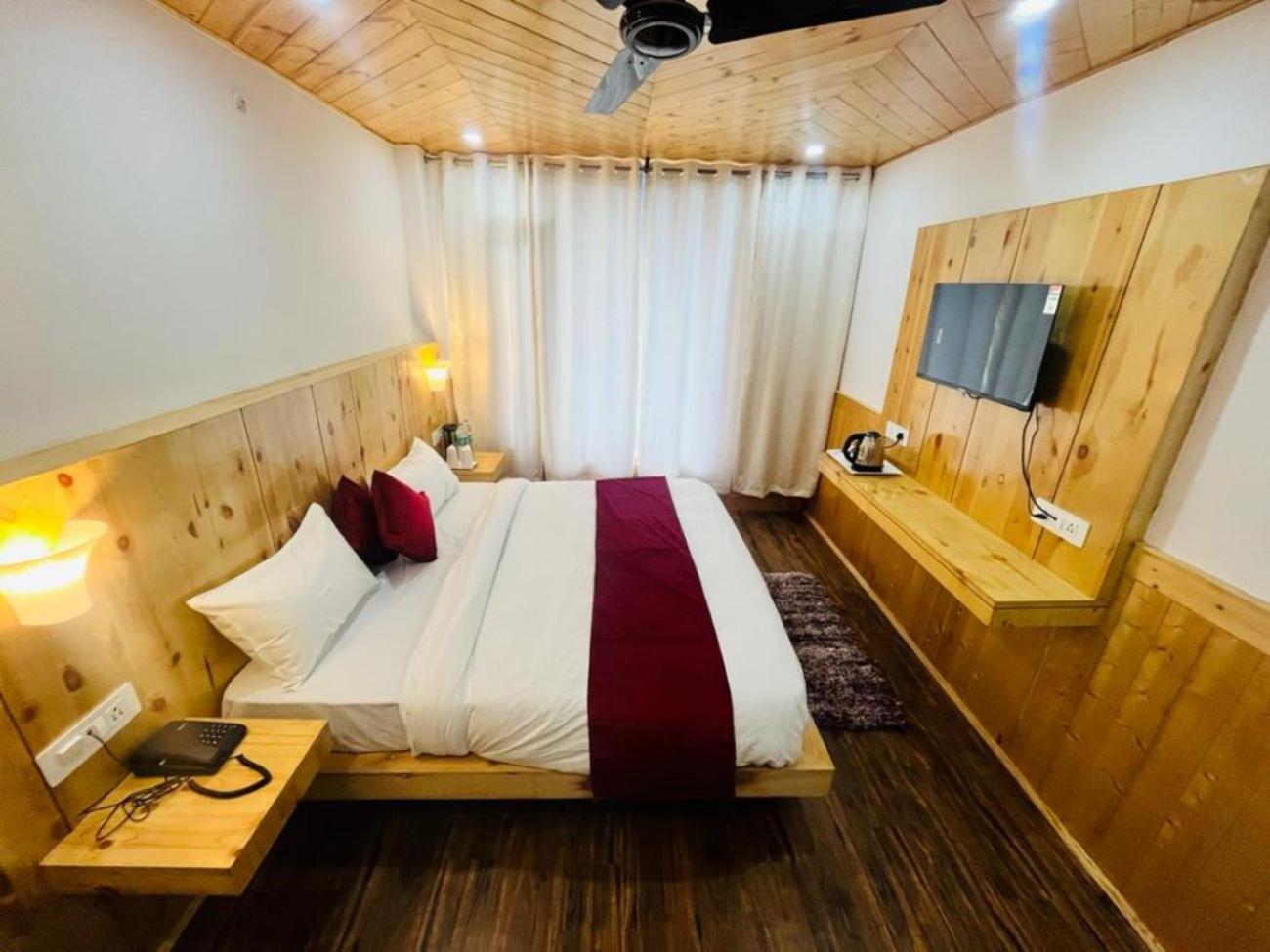 Hotel Sakura Palace Manāli Dış mekan fotoğraf